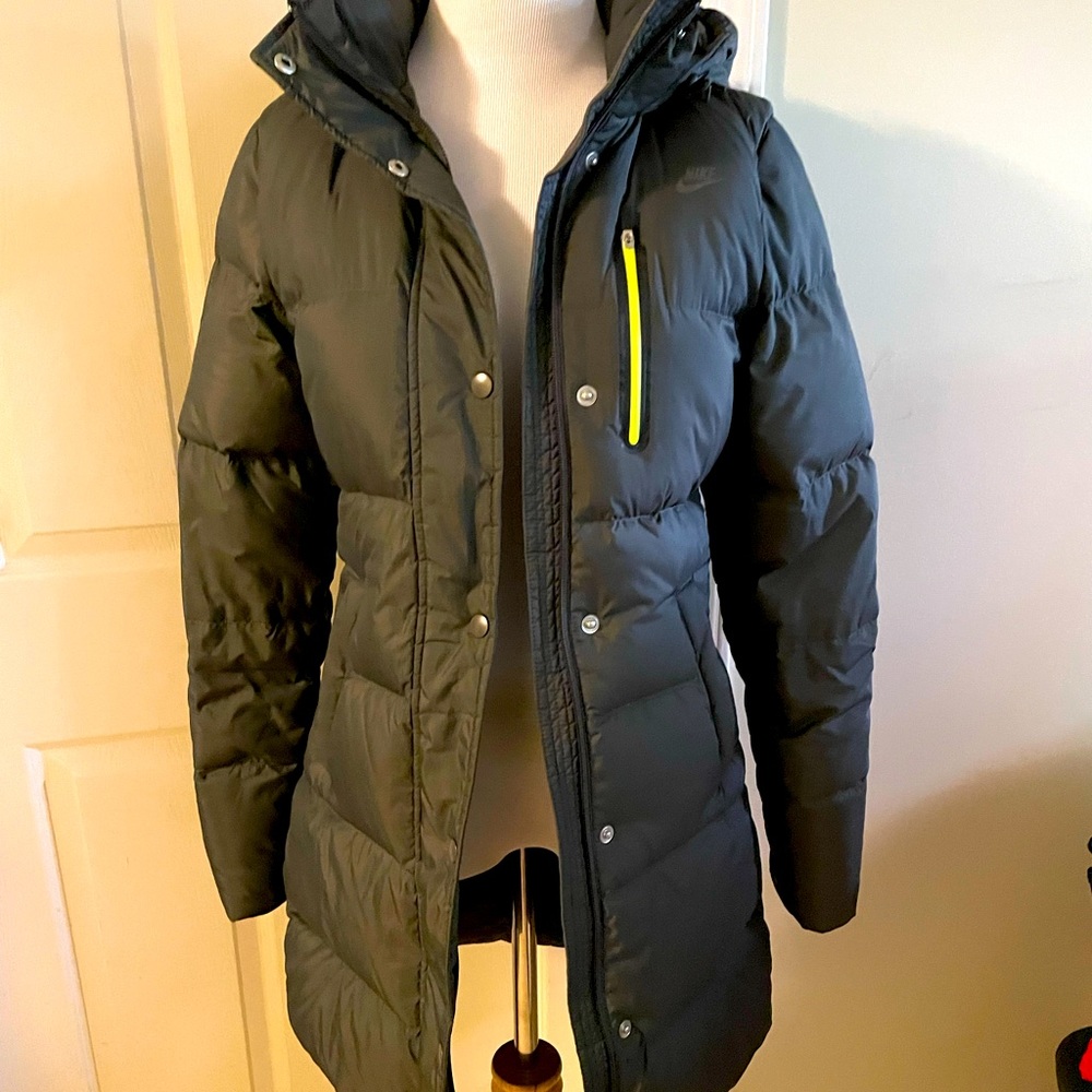 Very warm Nike down jacket - Picture 1 of 15